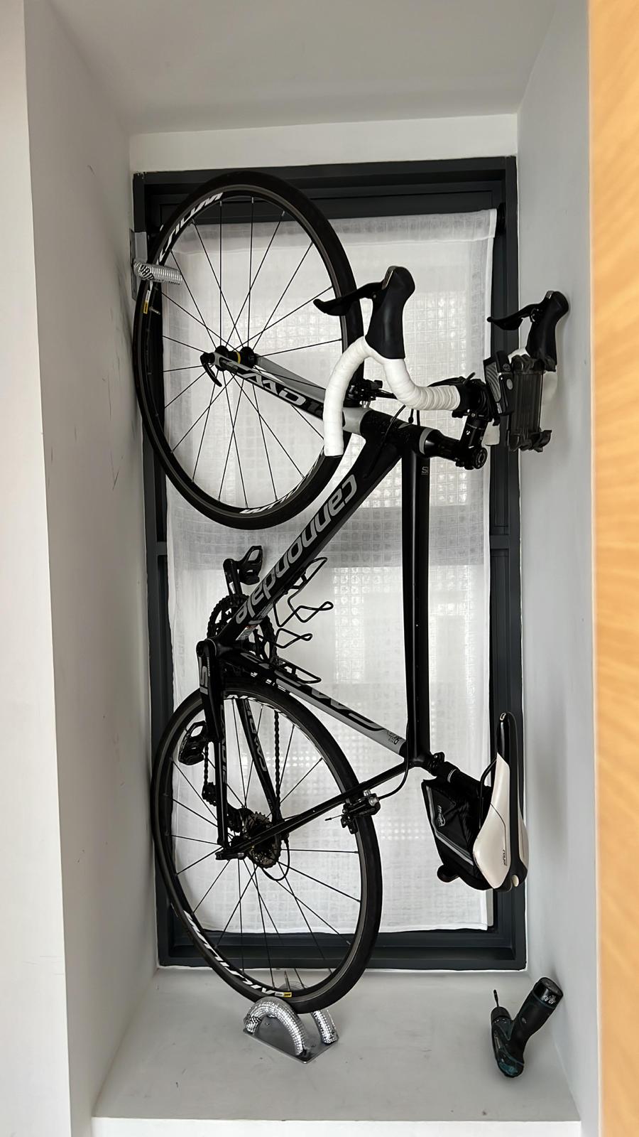 Custom-mode bracket for bike